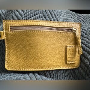 Portland Leather Adrianna Pouch Pomelo Unicorn